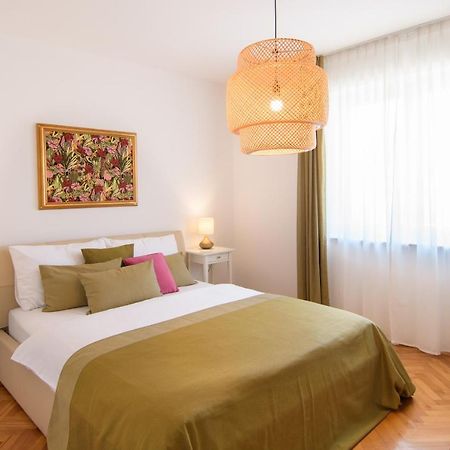 Julie City Centre Porec Apartment Esterno foto