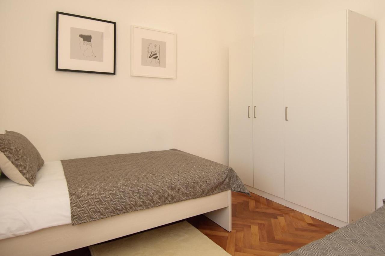 Julie City Centre Porec Apartment Esterno foto