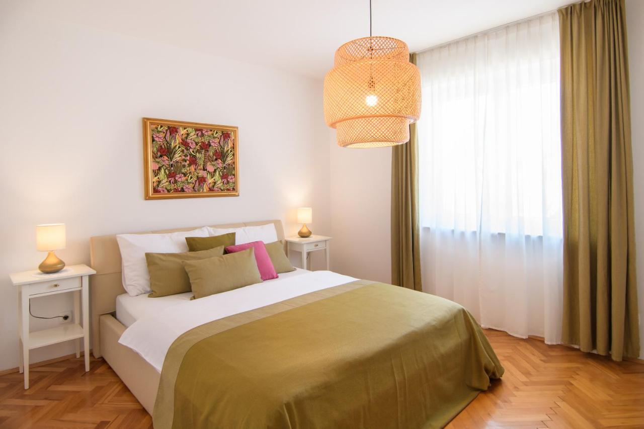 Julie City Centre Porec Apartment Esterno foto